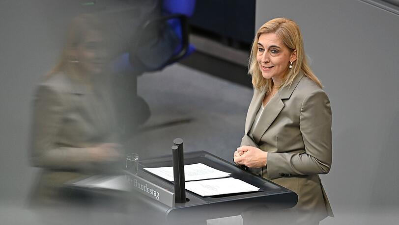 Ministerin Nina Warken (CDU) warb für das Spargesetz. Ministerin Nina Warken (CDU) warb für das Spargesetz.