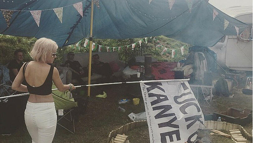 Lily Allen schreitet beim Glastonbury Festival zur Tat: Sie lässt Beschimpfungen ihres Kollegen Kanye West nicht zu Lily Allen schreitet beim Glastonbury Festival zur Tat: Sie lässt Beschimpfungen ihres Kollegen Kanye West nicht zu