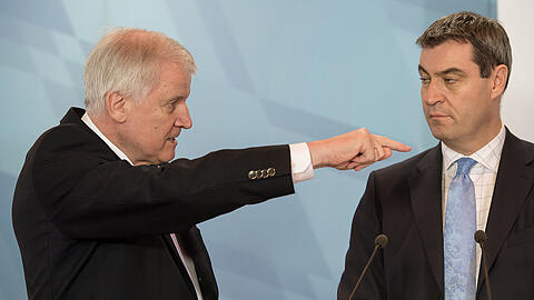 Mit einem Zweiergespann will die CSU ins Landtagswahljahr 2018 ziehen: Mit Horst Seehofer will Parteivorsitzender bleiben und Markus Söder soll (rechts) dessen Nachfolger im Amt des Ministerpräsidenten werden.
