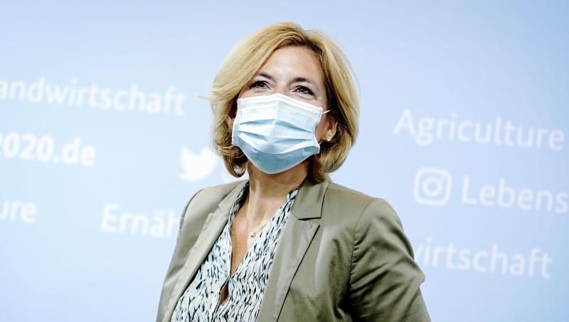 Landwirtschaftsministerin Julia Klöckner. Den Schutz der Bienen hatte sich Schwarz-Rot in den Koalitionsvertrag geschrieben, nachdem Studien zum Insektensterben die Deutschen alarmiert hatten. Landwirtschaftsministerin Julia Klöckner. Den Schutz der Bienen hatte sich Schwarz-Rot in den Koalitionsvertrag geschrieben, nachdem Studien zum Insektensterben die Deutschen alarmiert hatten.