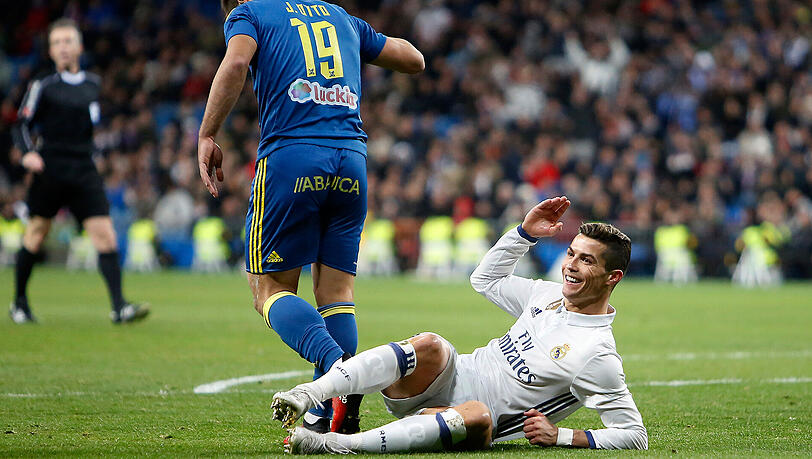 Ronaldo und Real am Boden: der Champions-League-Sieger scheidet gegen Celta Vigo aus dem Pokal aus. Ronaldo und Real am Boden: der Champions-League-Sieger scheidet gegen Celta Vigo aus dem Pokal aus.