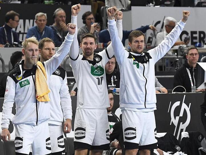 Deutschland gewinnt 24:19 gegen Island.