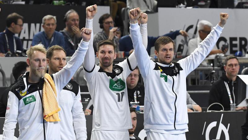 Deutschland gewinnt 24:19 gegen Island. Deutschland gewinnt 24:19 gegen Island.