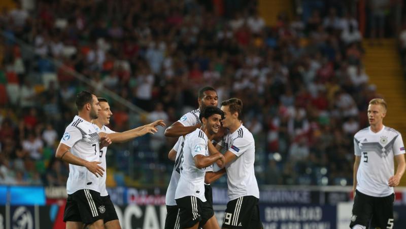 Deutschlands U21-Fußballer wollen auch nach dem EM-Halbfinale jubeln. Deutschlands U21-Fußballer wollen auch nach dem EM-Halbfinale jubeln.