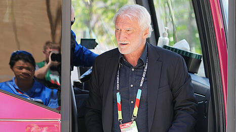 DFB-Boss Rudi V&ouml;ller warnt vor der Elfenbeink&uuml;ste.