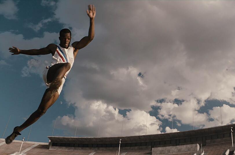 Jesse Owens (Stephan James) gewann bei den Olympischen Spielen in Berlin 1936 vier Goldmedaillen: Im 100- und 200-Meterlauf, im Weitsprung und mit der Staffel über 4 Mal hundert Meter.