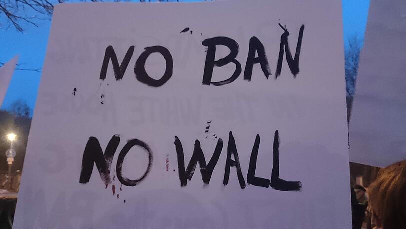 Titel des Plakats: "No ban, no wall"