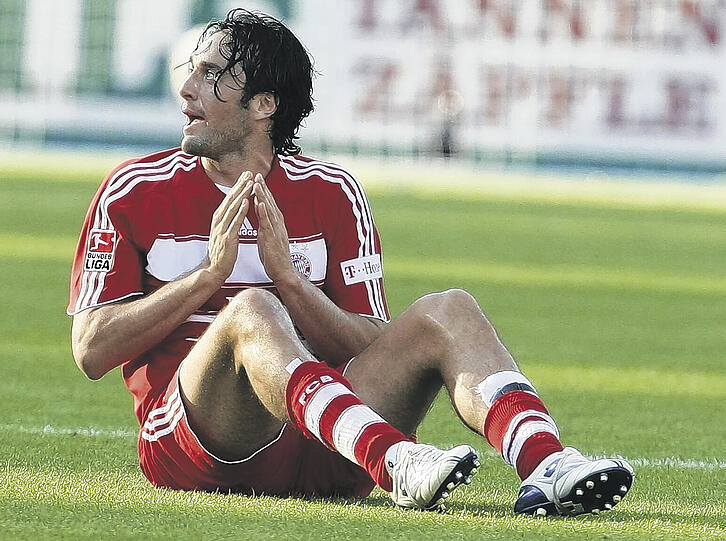 Da hilft nur Beten: Wenn Luca Toni Pech hat, ist er am Donnerstag der einzige Strafraumstürmer der Bayern.