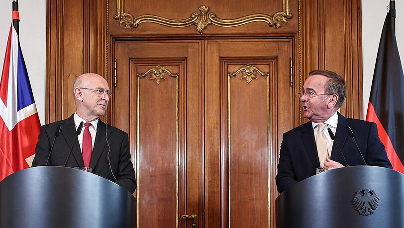 Der britische Verteidigungsminister Joh Healey und Bundesverteidigungsminister Boris Pistorius leiten gemeinsam die virtuelle Sitzung der Ukraine-Kontaktgruppe. (Archivbild)