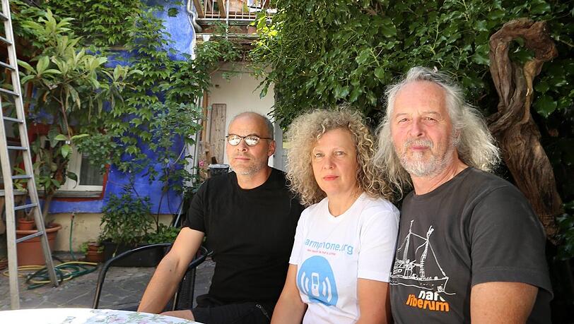 York Runte (r.) mit den zwei Mitstreitern aus der Anfangszeit der Ligsalz8, Achim Rath und Sabine Herrmann. York Runte (r.) mit den zwei Mitstreitern aus der Anfangszeit der Ligsalz8, Achim Rath und Sabine Herrmann.