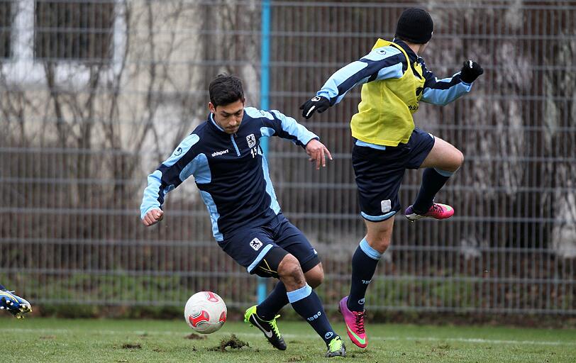 Insgesamt haben acht Spieler am "freien" Freitag trainiert: Ola Kamara, Rob Friend, Malik Fathi, Michael Netolitzky, Korbinian Vollmann, Grzegorz Wojtkowiak, Christopher Schindler und Moritz Stoppelkamp. Hier die Trainingsbilder.