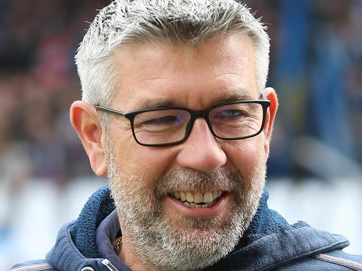 Union-Trainer Urs Fischer will mit seinem Team den direkten Sprung in die Bundesliga schaffen.