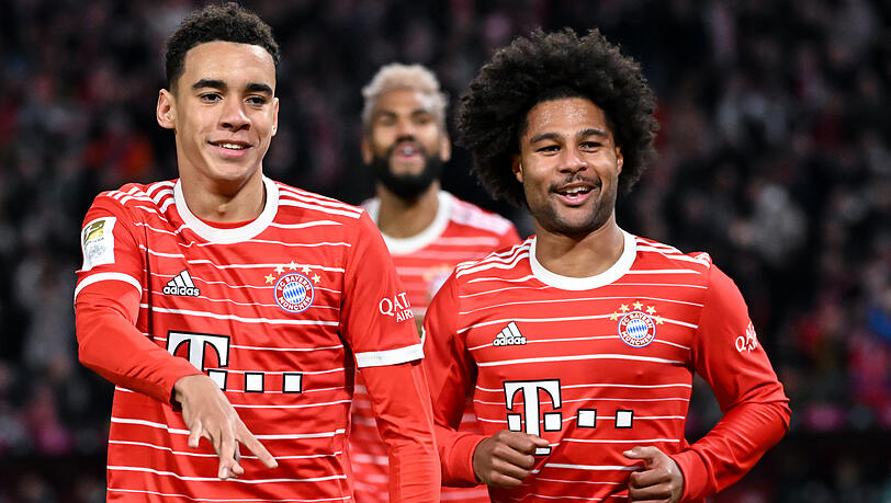 Jamal Musiala und Serge Gnabry feierten das "The Weeknd"-Konzert im Olympiastadion. (Archivbild)