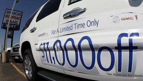 Gewaltige Rabatte geben die Autohändler - und verkaufen dennoch kaum noch Gewaltige Rabatte geben die Autohändler - und verkaufen dennoch kaum noch