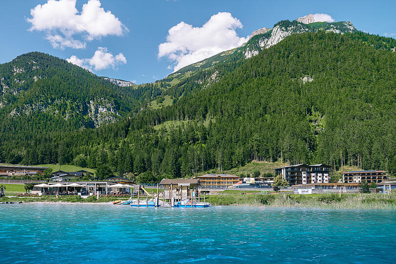 Direkt am See - Urlaub mit Wasserpanorama.