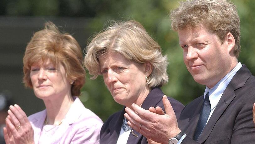 Prinzessin Diana hinterlie&szlig; ihre drei Geschwister Lady Sarah McCorquodale, Lady Jane Fellowes und Earl Spencer.