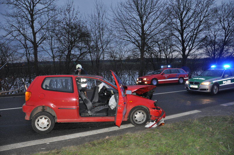 Ein Polo übersah bei der Einfahrt auf die St2107 einen Mercedes.
