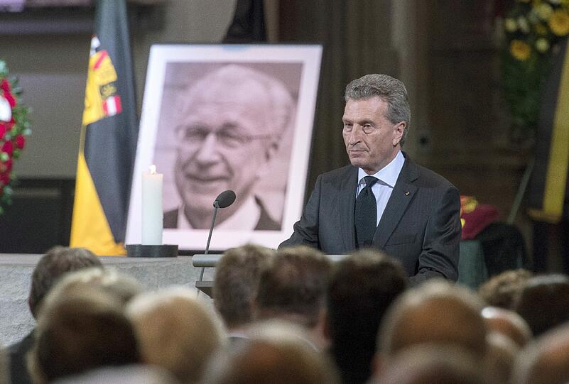 Auch Günther Oettinger hält eine Rede