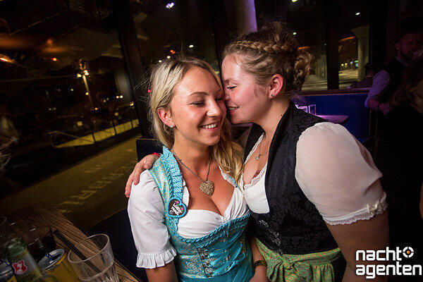 Etwas züchtiger, aber immer noch ganz schön sexy waren die After-Wiesn-Partys am Wochenende im Neuraum.