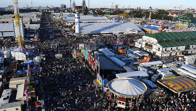 Der zweite Wiesn-Samstag 2026 war sehr voll. Zu einer &Uuml;berf&uuml;llungslage wie im vergangenen Jahr kam es laut Stadt aber nicht.
