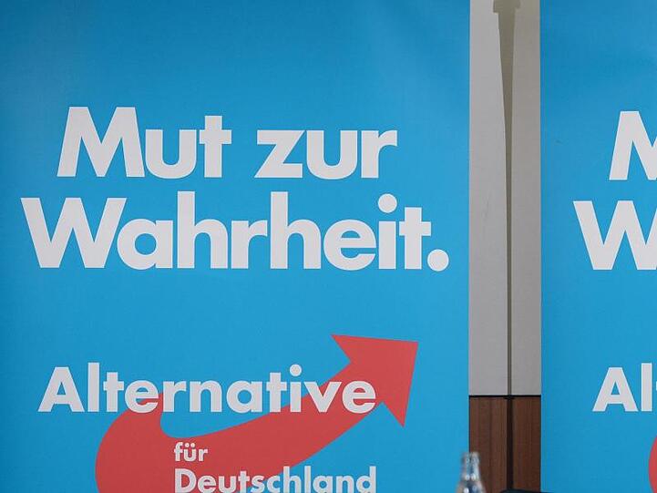 Viele AfD-Wähler denken laut Studienergebnis, dass sie den Durchblick haben.