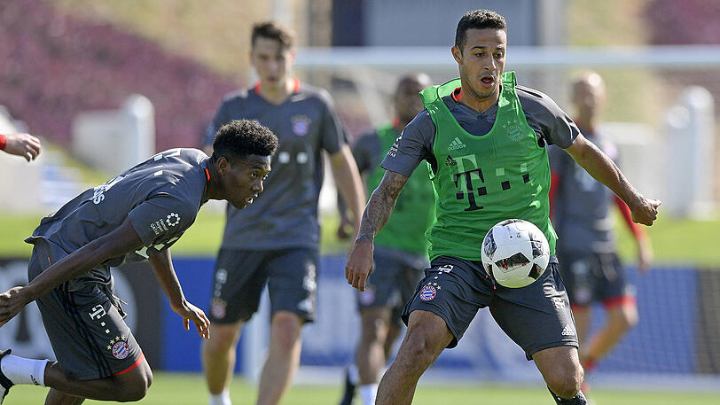 Anfang 2017 hatte er eine Muskelverletzung im rechten Oberschenkel. Thiago musste das Trainingslager in Doha/Katar frühzeitig beenden. Ausfallzeit diesmal: ein Monat. Immerhin kehrte er damals nach zwei verpassten Pflichtspielen recht schnell wieder zurück.