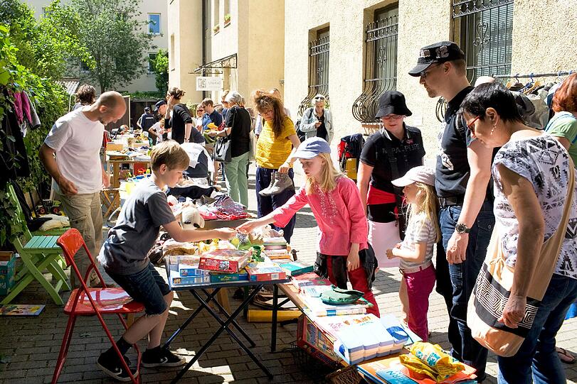 Second-Hand-Schnäppchen im Hof und vor der Haustür. Die schönsten Fotos.
