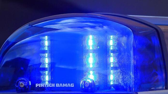 Das Blaulicht eines Sreifenwagens der Polizei.