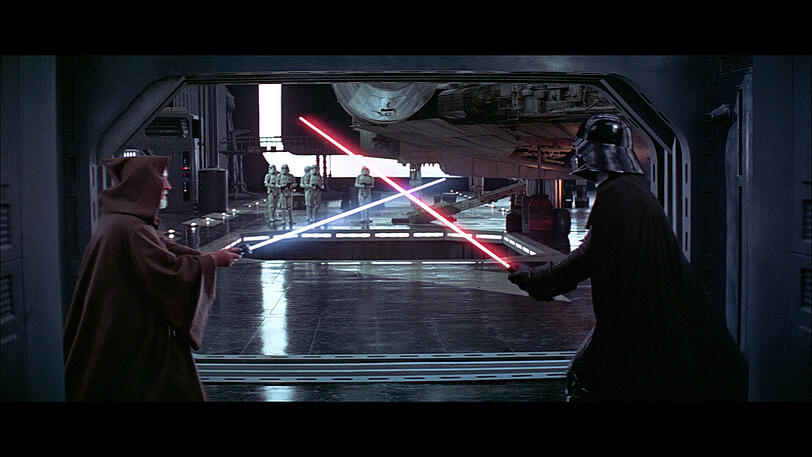 Das große Lichtschwert-Showdown zwischen Obi-Wan Kenobi (Alec Guinness) und Darth Vader (David Prowse) auf dem Todesstern.