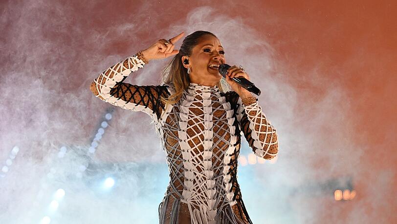Helene Fischer singt bei ihrem Open-Air-Konzert in der Messe München.