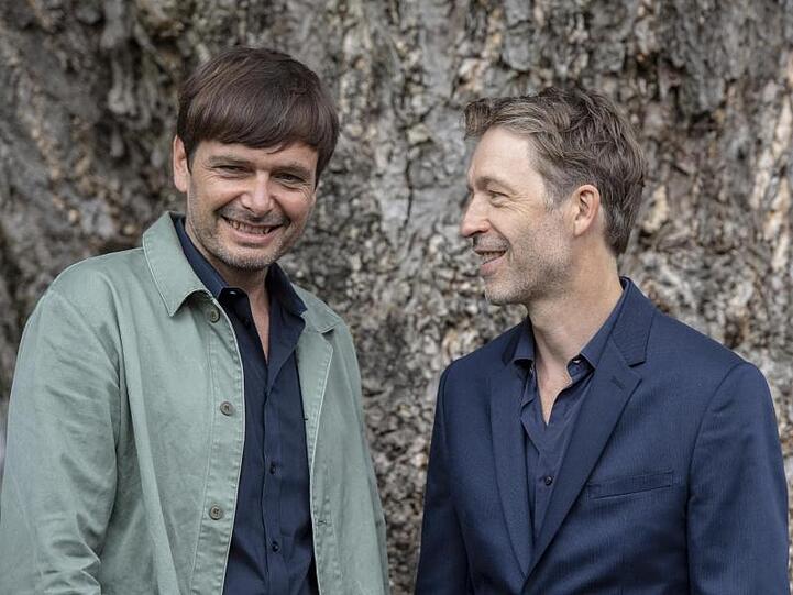 Die Regisseure Ulrich Köhler (l) und Henner Winckler haben mit ihrem Film "Das freiwillige Jahr" durchaus Chancen auf den Goldenen Leoparden.