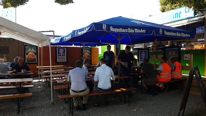 Die Augustiner-Kantine beim U-Bahnaufgang Theresienwiese.