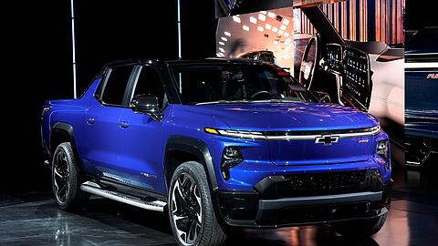 Mit Fahrzeugen wie dem Chevy Silverado EV wollte GM auch die in Amerika popul&auml;ren Pickups elektrifizieren. (Archivbild)