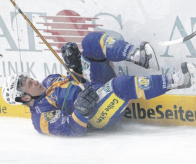 Ausgerutscht ist der EHC gegen die Kölner Haie
