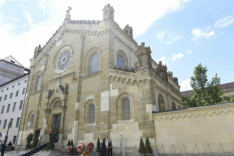 Familie und Freunde nehmen in der Allerheiligen-Hofkirche Abschied von Gerd Käfer