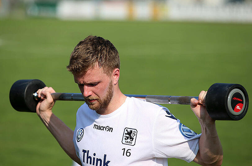 Schwitzen, schwimmen, strampeln: Die Löwen absolvieren am ersten Tag im Trainingslager in Bad Häring ein buntes, abwechslungsreiches Programm. Und sie haben offensichtlich Spaß dabei.