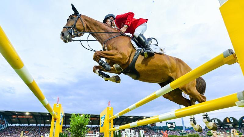 Springreiter Marcus Ehning auf seinem Pferd Funky Fred. Springreiter Marcus Ehning auf seinem Pferd Funky Fred.