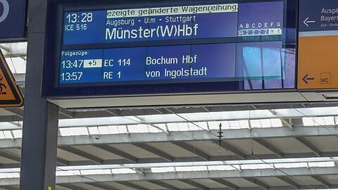 Am Münchner Hauptbahnhof: "Geänderte Wagenreihung", mal wieder. Wo die Zweite Klasse ist, wird für einen Zug angezeigt, aber nicht, wo genau der Wagen mit der eigenen Reservierung ist.