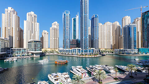 In Dubai hat der Oberregierungsrat Daniel B. offensichtlich ein prachtvolles Luxusleben geführt. Doch seitdem der Mann aus Augsburg im Visier der Ermittler gelandet ist, holt ihn die Vergangenheit ein.
