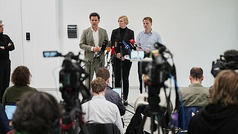 Vertreter von SPD, Linken und Gr&uuml;nen in Berlin beraten &uuml;ber die Chancen einer Regierungsbildung.