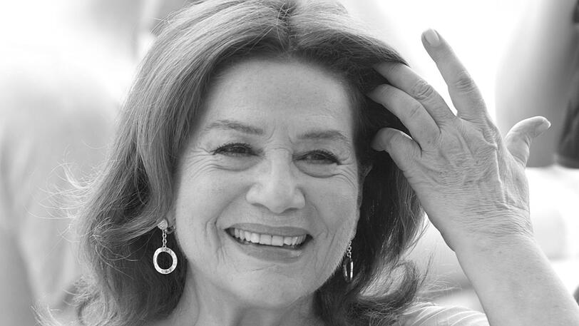 Deutschland trauert um eine Schauspiel-Ikone. Am 23. April stirbt Hannelore Elsner nach kurzer, schwerer Krankheit.