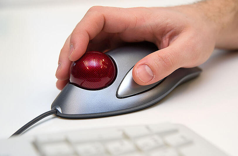 Oder doch eher das unkonventionelle Modell mit dem Trackball, bei dem nur die große Kugel bewegt wird.