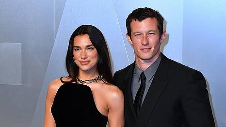 Dua Lipa und Callum Turner sollen laut italienischen Medien bereits in einer Woche heiraten.