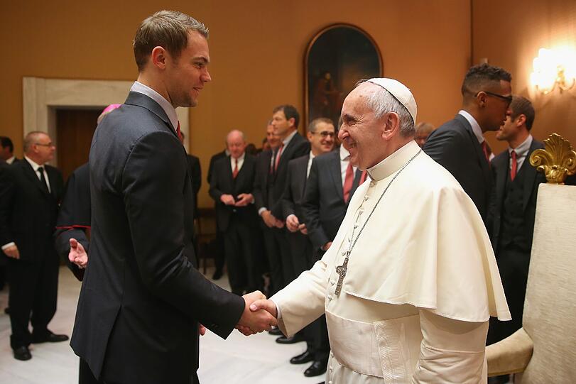 Große Ehre für den FC Bayern: Die Bilder von der Privataudienz bei Papst Franziskus.
