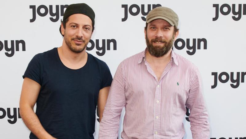 Fahri Yardim (l) und Christian Ulmen sind mit der Comedyserie "Jerks" bei Joyn mit dabei. Fahri Yardim (l) und Christian Ulmen sind mit der Comedyserie "Jerks" bei Joyn mit dabei.