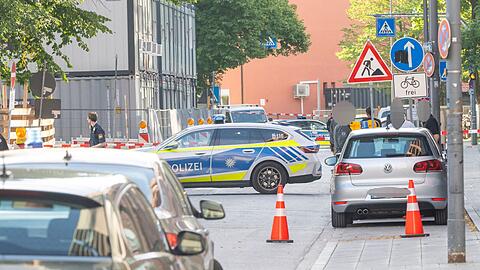 Nach einer Brandattacke auf eine Baustelle sind zwei Verd&auml;chtige gefasst worden.