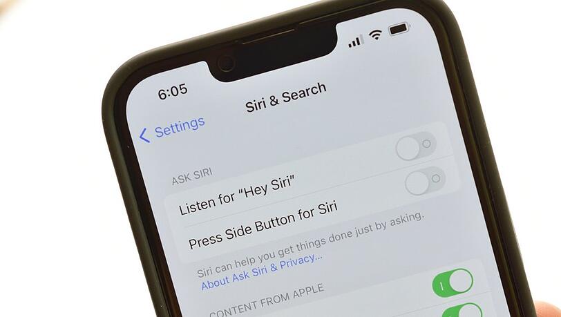Apples Siri wurde erstmals Ende 2011 mit einem neuen iPhone eingeführt. Apples Siri wurde erstmals Ende 2011 mit einem neuen iPhone eingeführt.