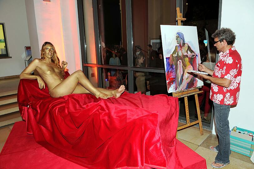 Gold-Lady: Ein bißchen Kunst musste natürlich auch sein.