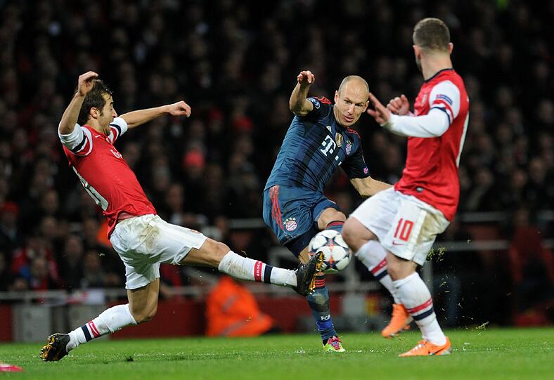 Arjen Robben geht diesmal leer aus. Doch dafür treffen Toni Kroos und Thomas Müller zum 2:0-Auswärtssieg - die Bayern mit einer tollen Ausgangsposition fürs Rückspiel.