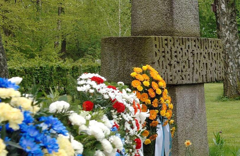 In diesem Jahr gibt es auch Führungen über den Friedhof am Perlacher Forst, wo unter anderem die Geschwister Hans und Sophie Scholl begraben sind.